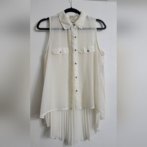eyelash couture Ivory Sleeveless Pleated High-Low Blouse